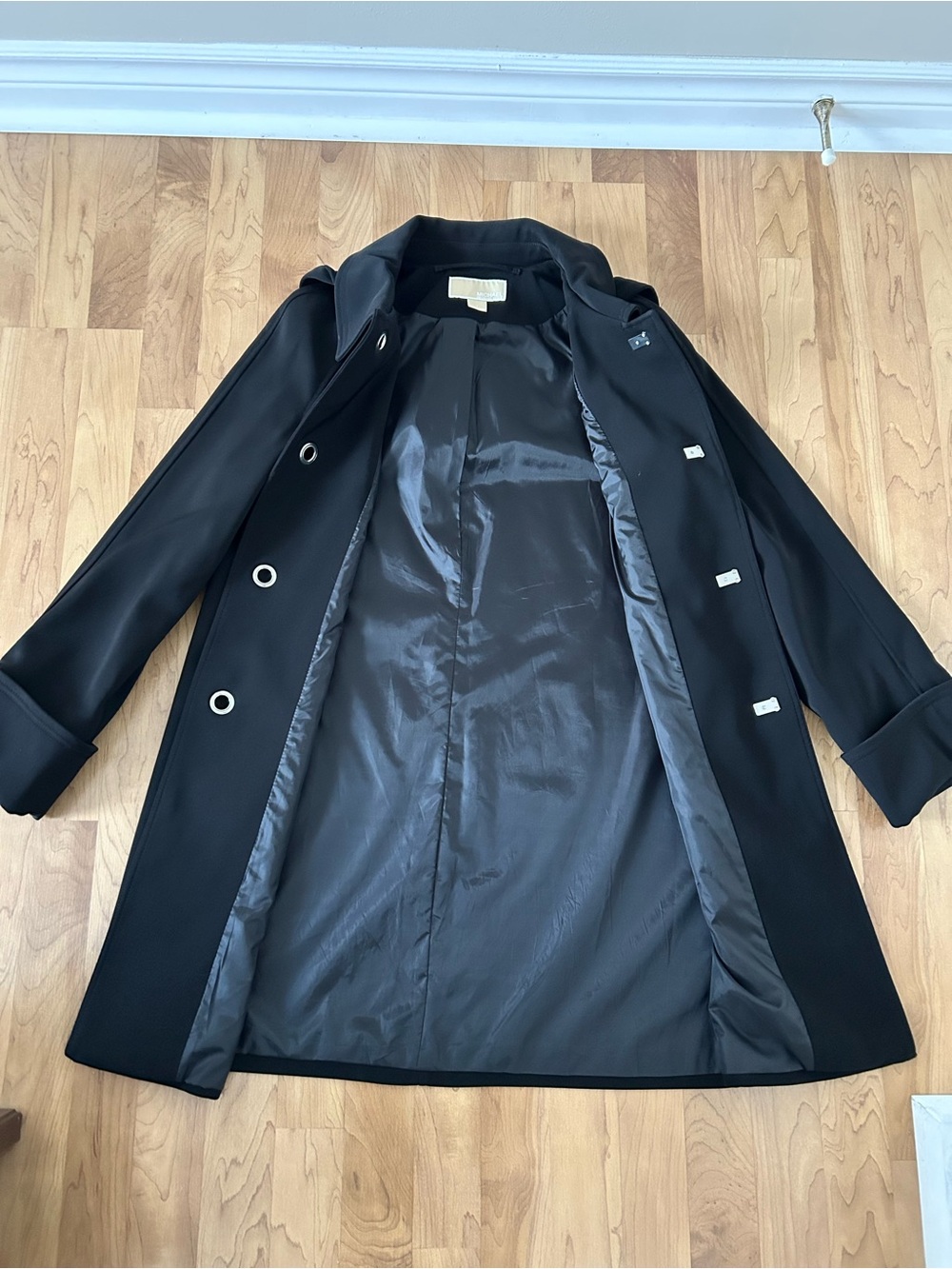 Michael Kors Hooded Black Peacoat
Pockets Silver Hook Clasp Coat
Womens Small - Picture 6 of 11